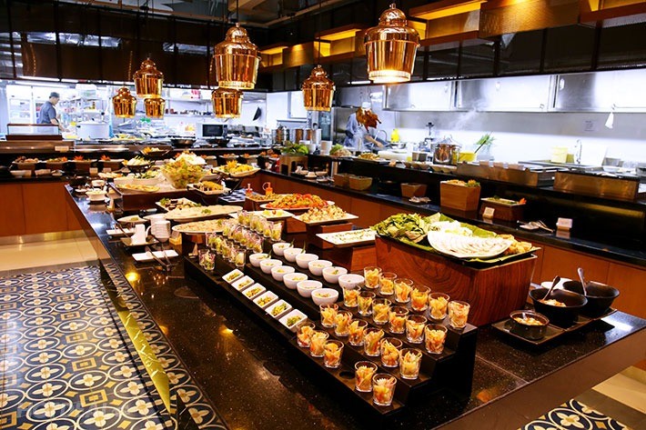 Buffet Hoàng Yến phong cách nhà hàng, thực đơn Âu-Á và hải sản tươi