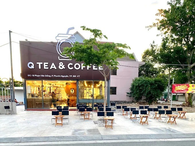 Chi nhánh Q Tea &amp; Coffee kết hợp trà sữa và cà phê, phù hợp đa đối tượng khách
