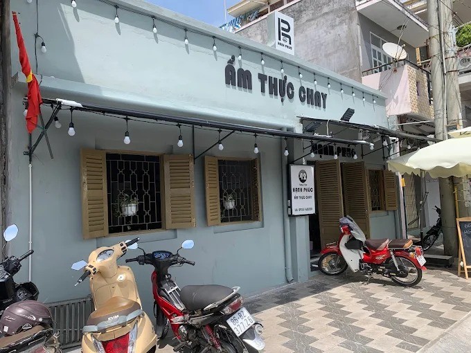 Khu vực buffet chay phong phú tại Hạnh Phúc với nhiều món hấp dẫn
