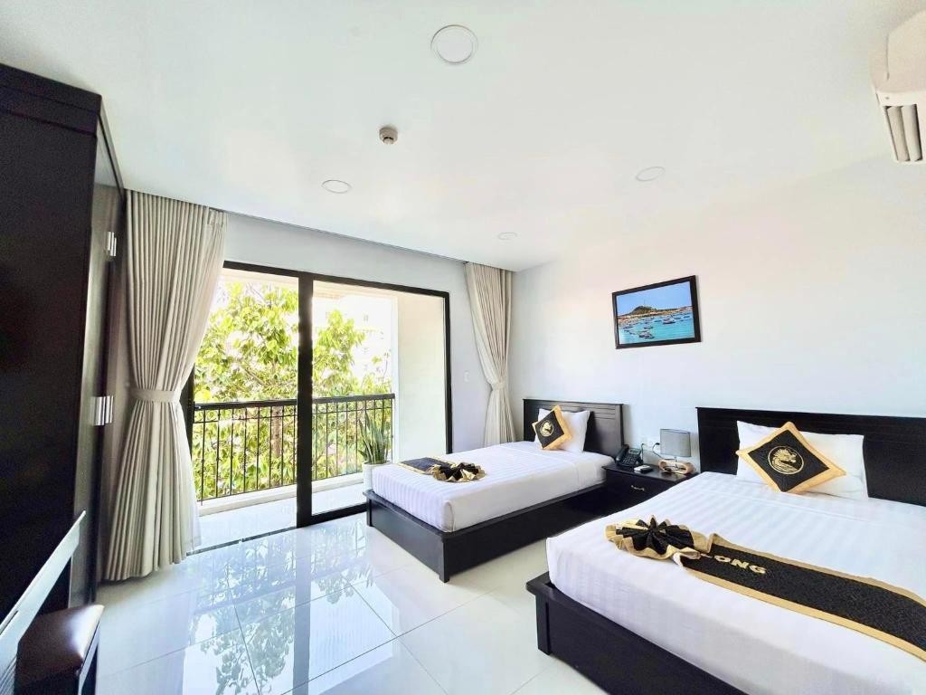Khung cảnh thành phố Phan Thiết nhìn từ tầng cao của Khách sạn Hoàng Long
