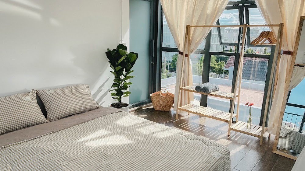 LIM House Homestay sân trắng, góc sống ảo kiểu Hội An tại Phan Thiết