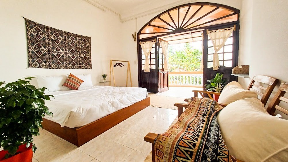 Maidi Homestay tone trắng, phòng sáng và gần biển Mũi Né