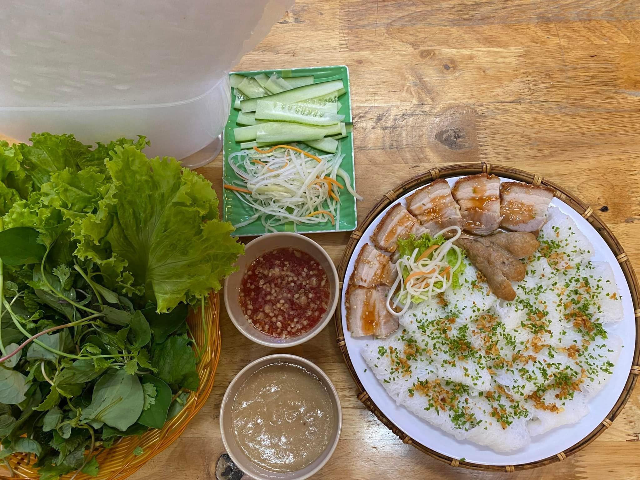 Bánh hỏi Cô Ba
