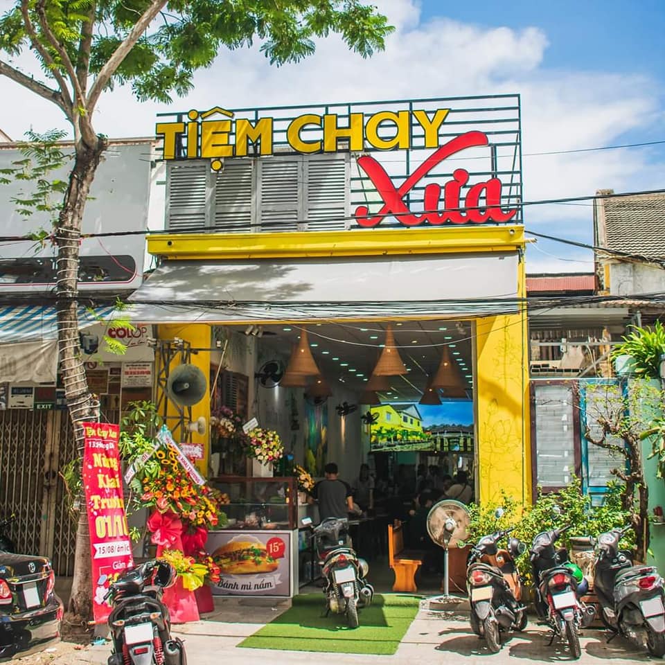 Không gian Tiệm Chay Xưa rộng rãi